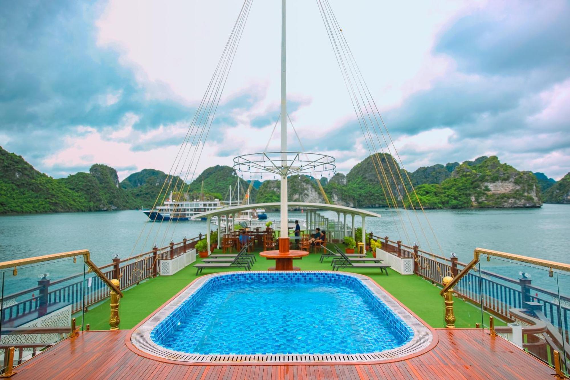 Le Journey Elegance Cruise Hotel Ha Long Bagian luar foto