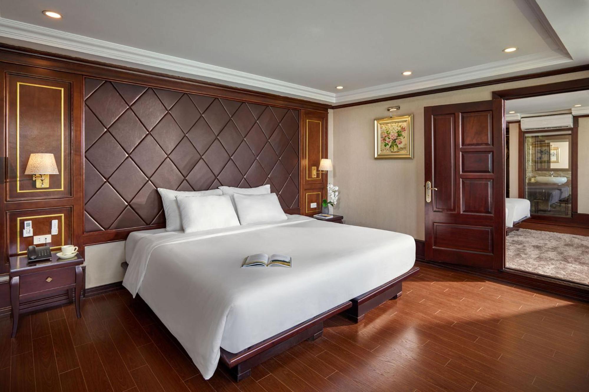 Le Journey Elegance Cruise Hotel Ha Long Bagian luar foto