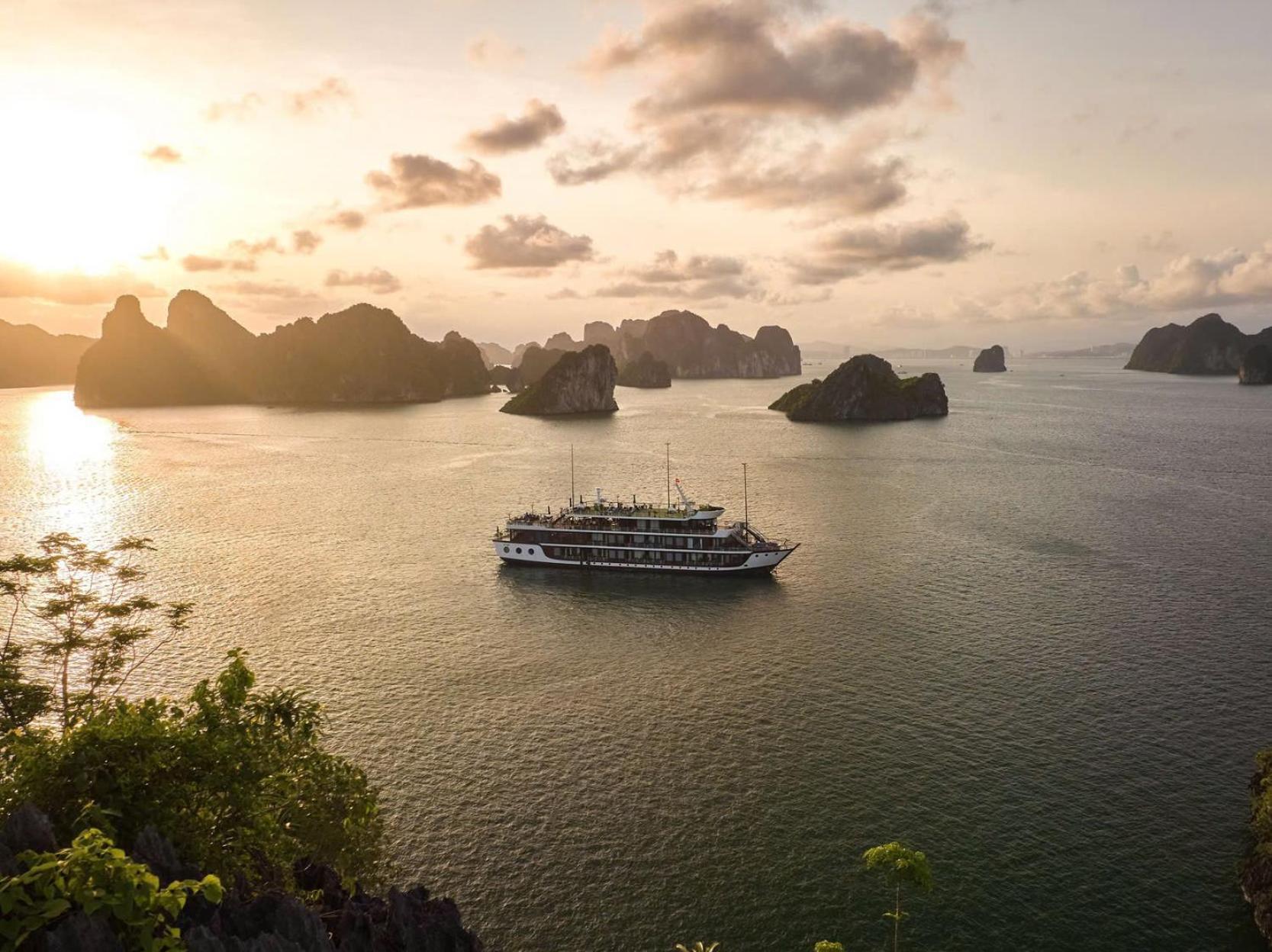 Le Journey Elegance Cruise Hotel Ha Long Bagian luar foto